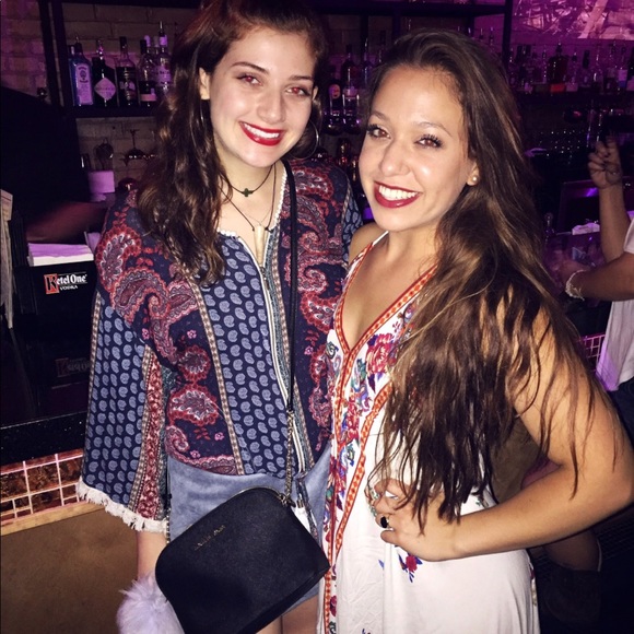 Welcome to my closet 🛍🌹💕⚡️🤩 - Picture 2 of 8